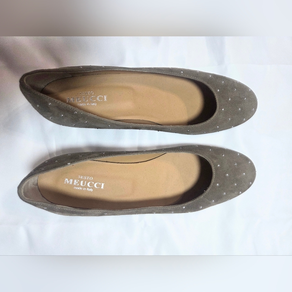 Sesto Meucci Taupe Suede Studded Flats 10 - Picture 10 of 11